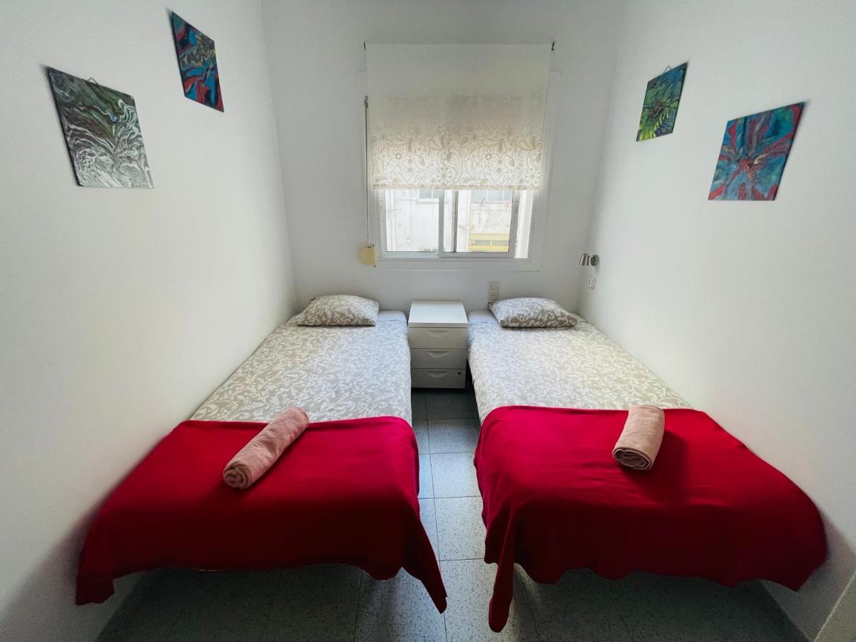 Barca 1 Apartment Сант Адриа де Бесос Екстериор снимка