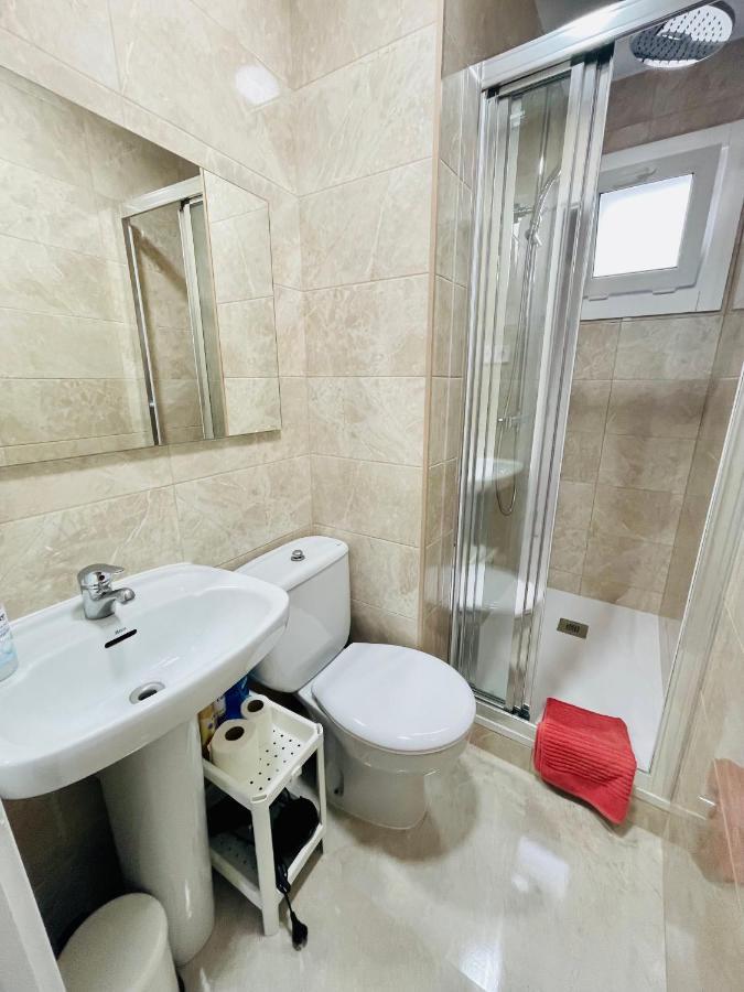 Barca 1 Apartment Сант Адриа де Бесос Екстериор снимка