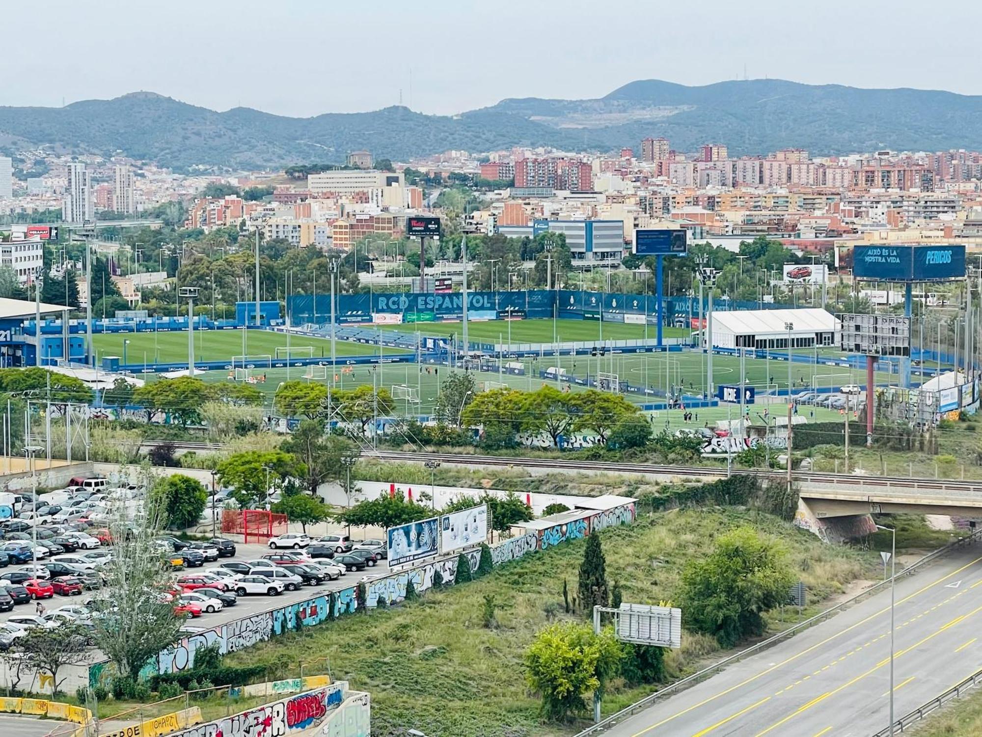 Barca 1 Apartment Сант Адриа де Бесос Екстериор снимка
